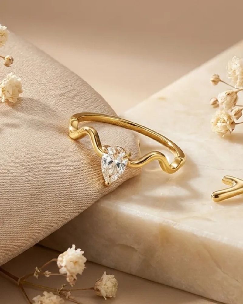 WAVY TEARDROP CZ RING