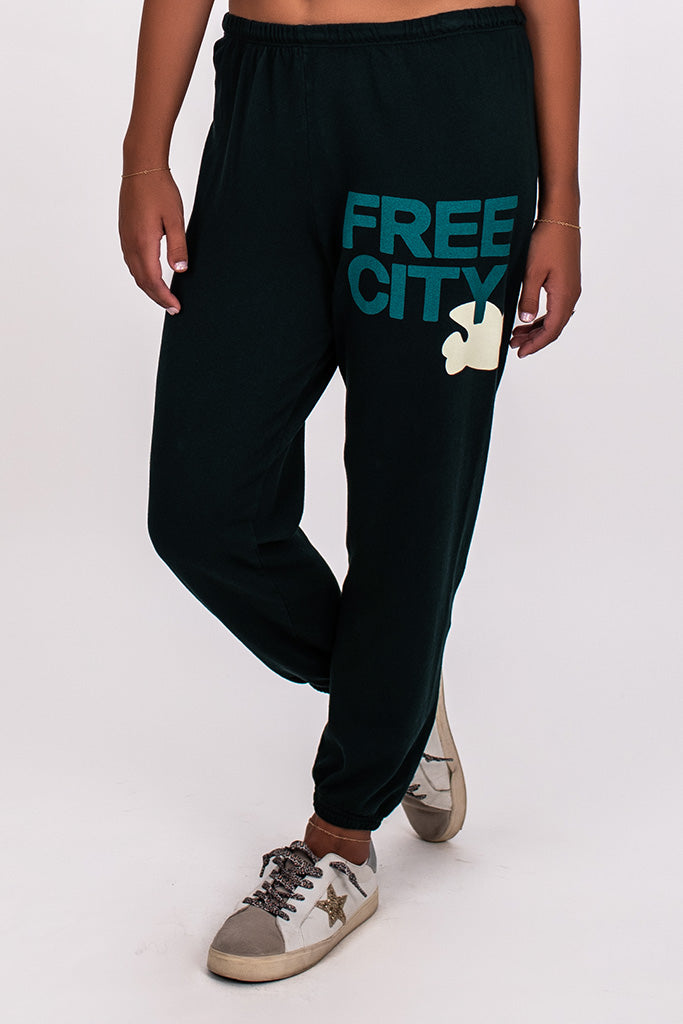 FREECITY LARGE LOGO SWEATPANT GREENSHROOMS