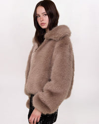 *HOLDING* LUXE FAUX FUR JACKET, BEIGE