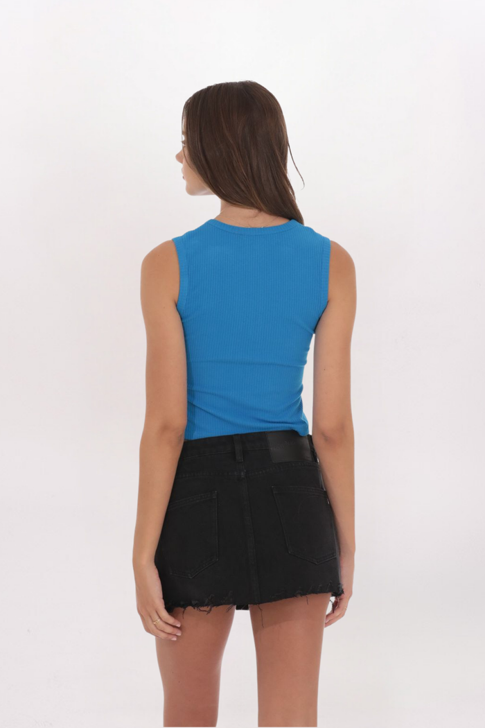 RIBBED BUTTON TOP