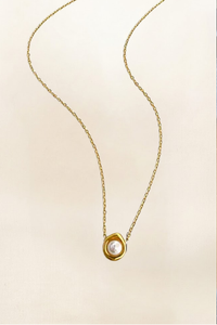 ORGANIC PEARL PENDANT NECKLACE