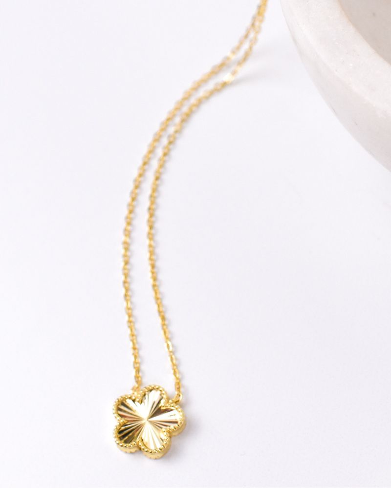 FLUTED FLOWER NECKLACE