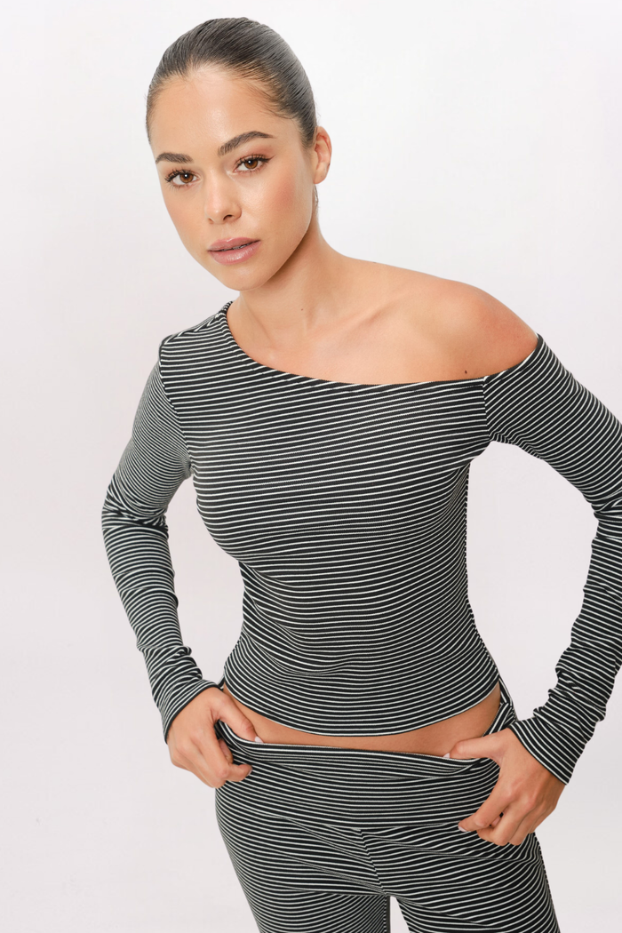 OFF SHOULDER STRIPE TOP, BLK MULTI