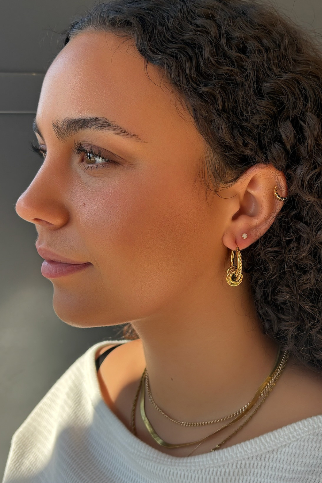 CHAIN & RINGS HOOP - 18K GOLD PLATED STAINLESS STEEL