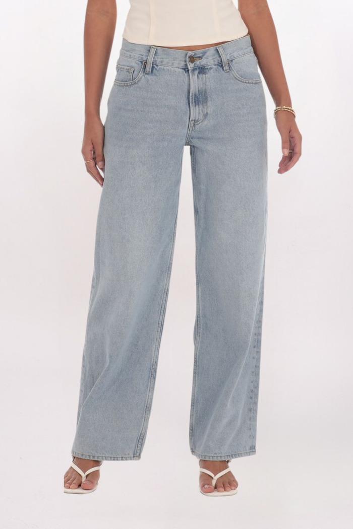 LOW RISE BAGGY JEAN