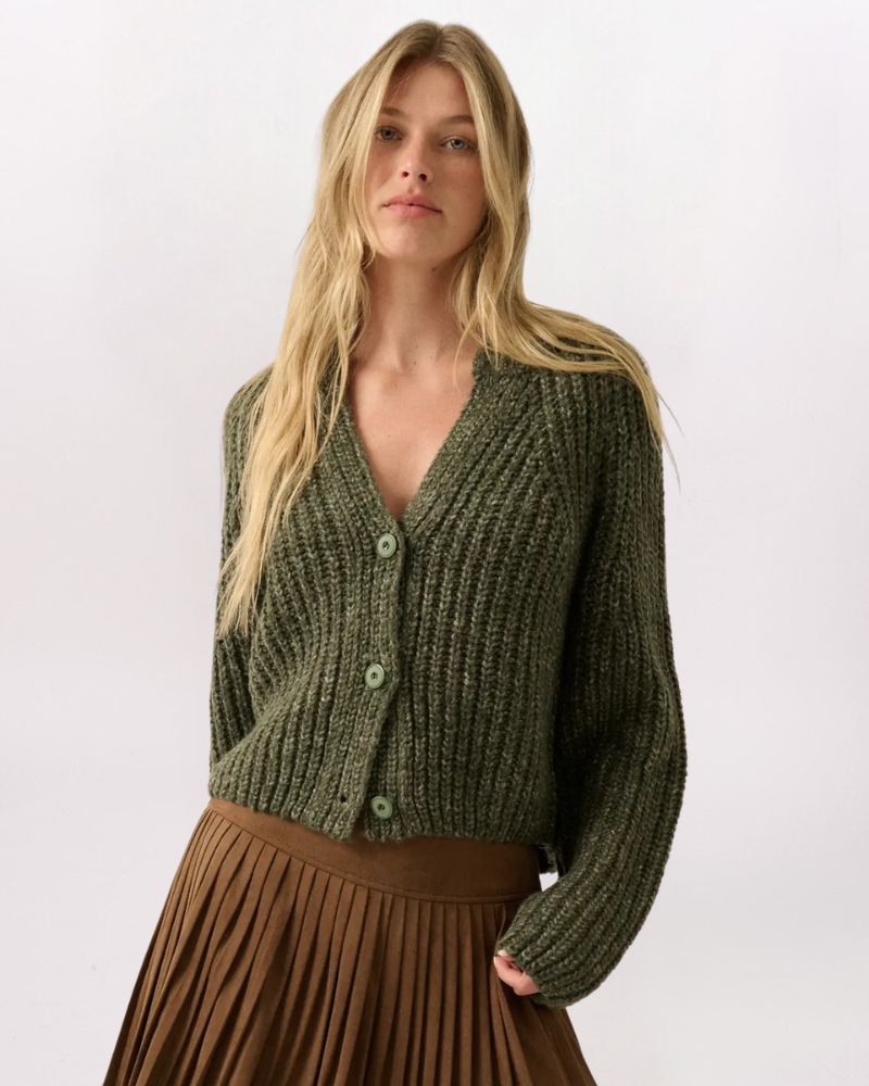 SLOUCHY CABLE CARDIGAN, PINE GREEN