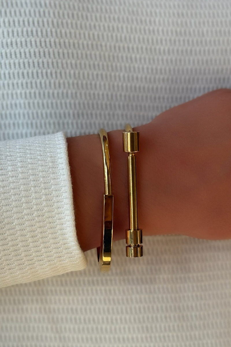 LOCK BANGLE - 18K GOLD PLATED STAINLESS STEEL – Girlhero
