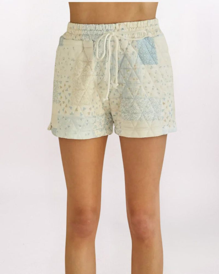 QUILTED FLORAL PULL ON SHORT, BLUE COMBO