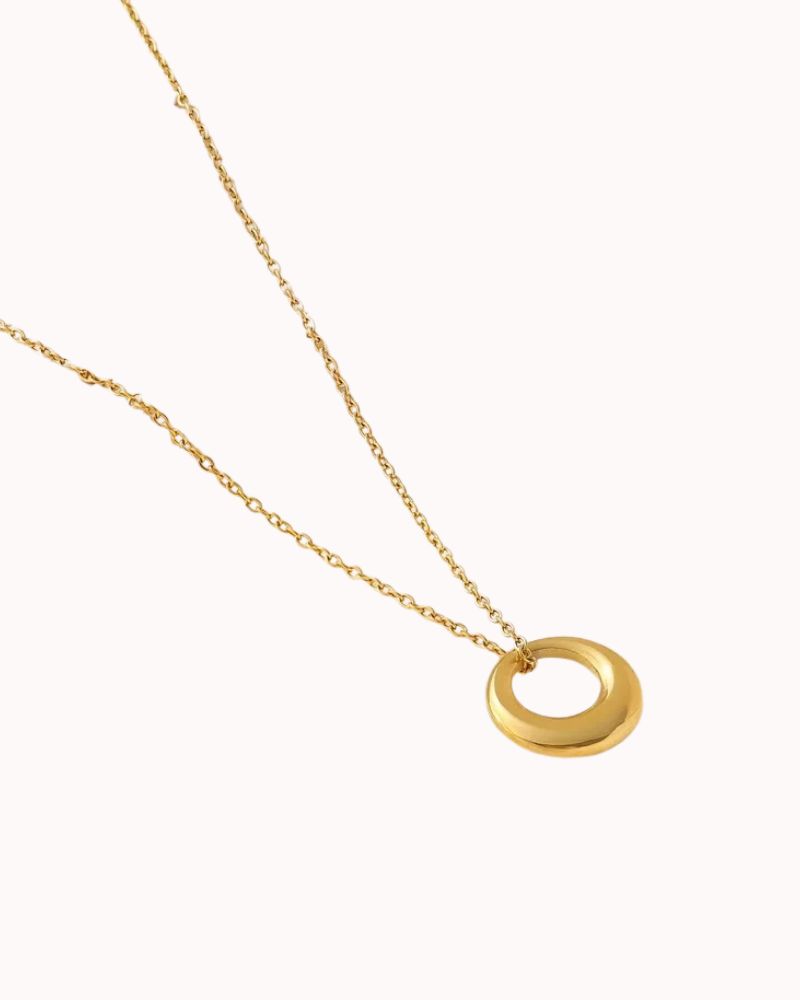 TAPERED CIRCLE NECKLACE