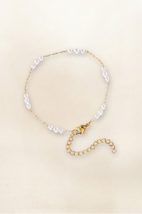 SHEA TRIPLE PEARL BRACELET