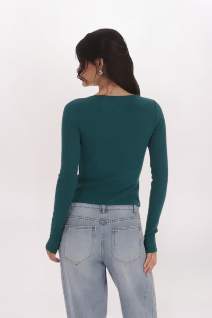 RIBBED FLY-AWAY TOP