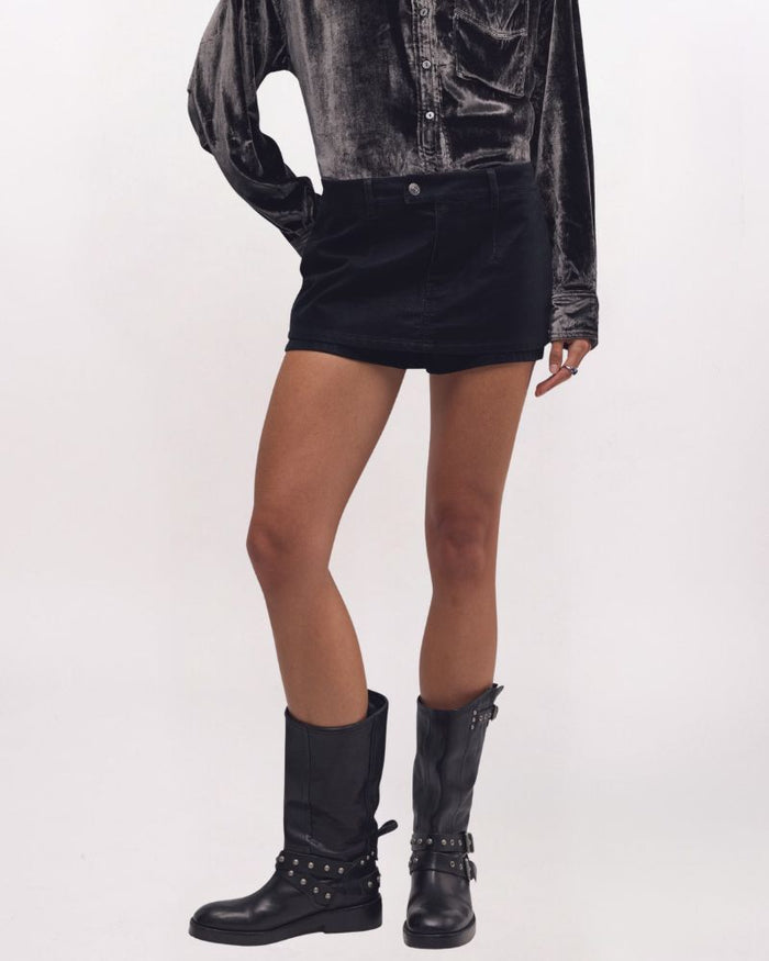 GALIVANTING SUEDE SKORT, BLACK