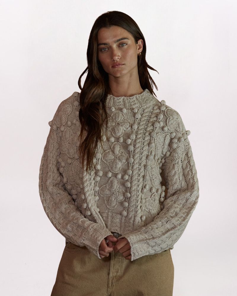CHUNKY CABLE BOBBLE SWTR, NATURAL