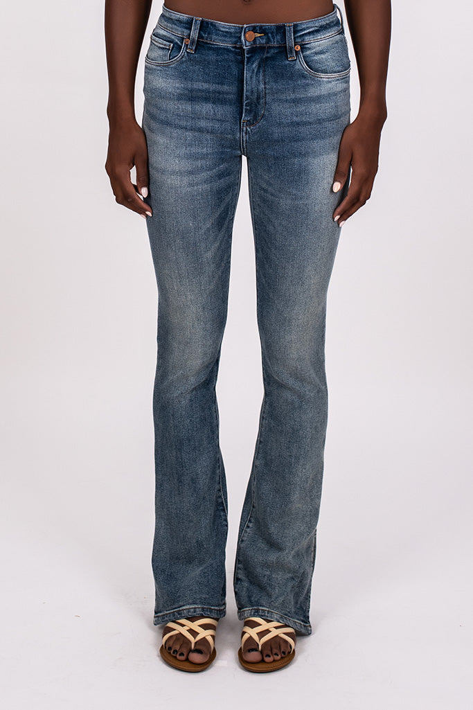 BLANK NYC HOYT MINI BOOT CUT JEAN