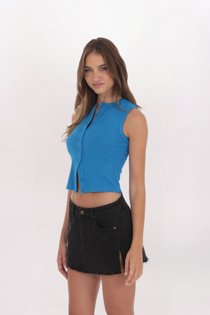 RIBBED BUTTON TOP