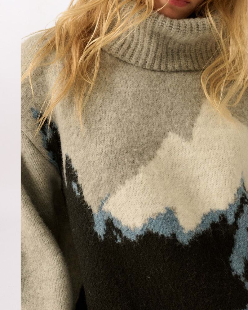 TURTLENECK MOUNTAINS SWEATER