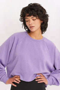 LS RAW HEM RAGLAN CROP SWTSHIRT