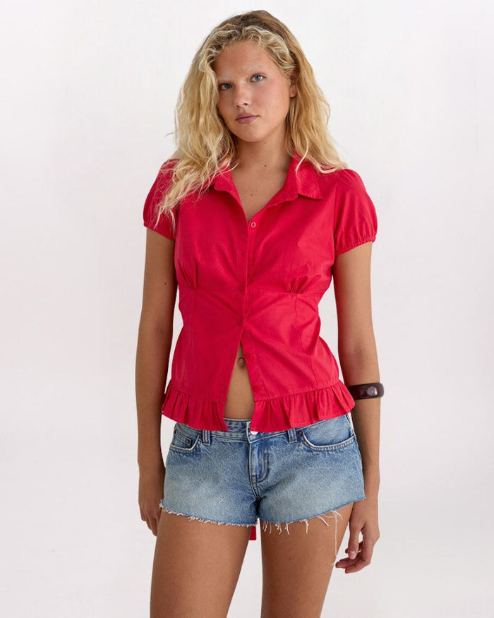RUFFLE HEM BUTTON DOWN TOP, RED