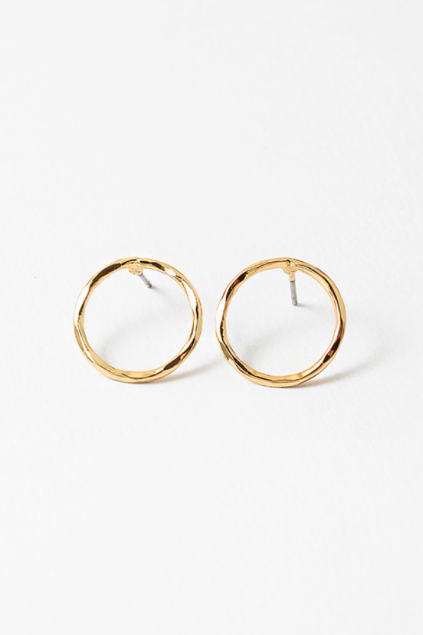 HAMMERED OPEN CIRCLE STUD EARRING