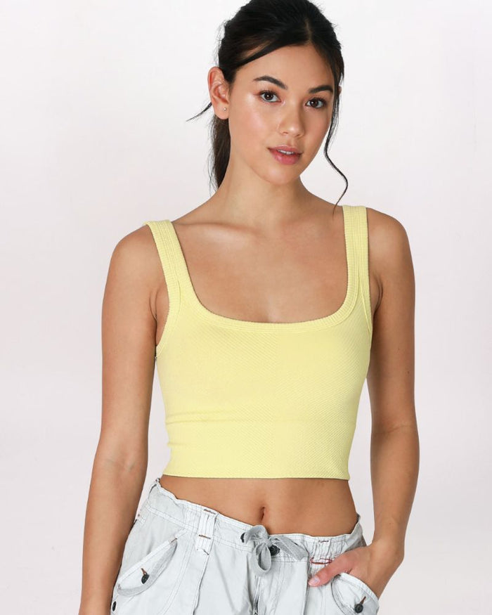 CHEVRON SCOOP NECK TANK, PALE LEMON