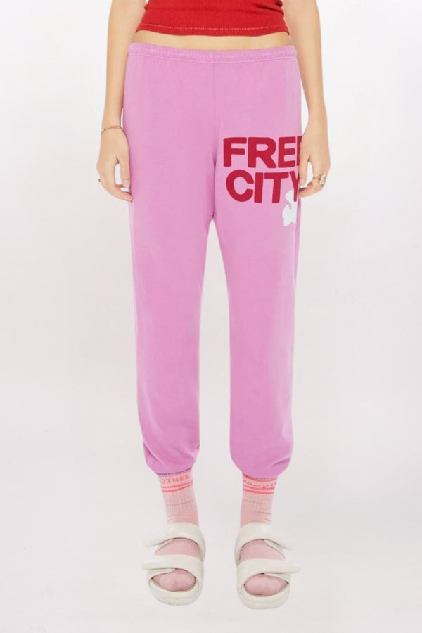 FREECITY LARGE LOGO SWEATPANT - PINKLIPS CHERRY