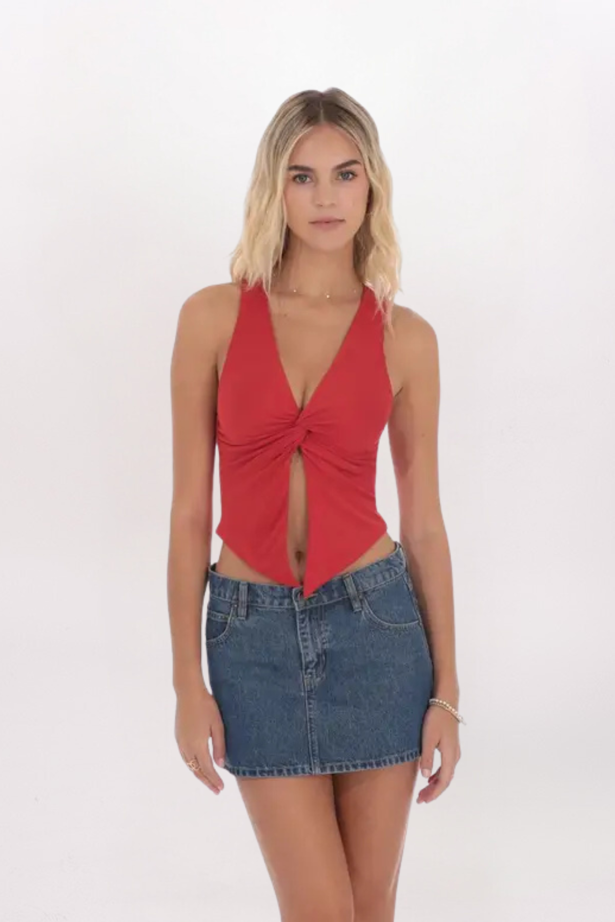V-NECK TWIST TOP