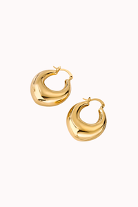 CHUNKY TAPERED V HUGGIE - 18K GOLD PLATED STAINLESS STEEL