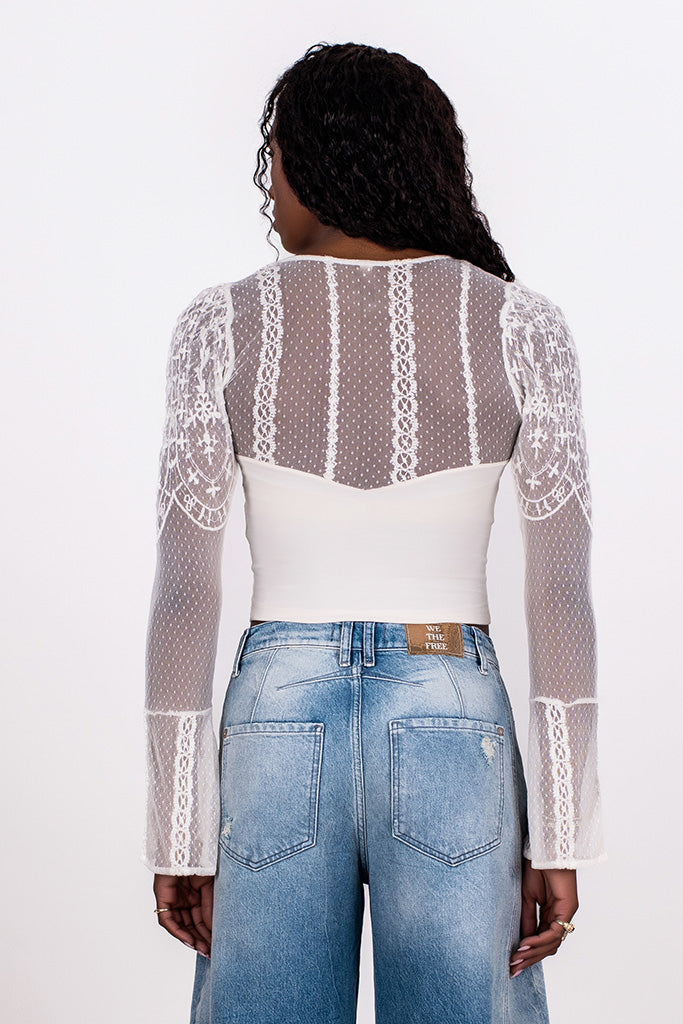 WHO'S THAT GIRL LACE SLEEVE TOP