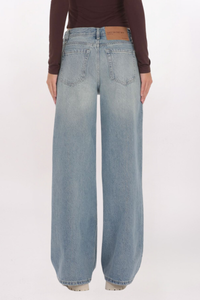 WIDE LEG SLOUCHY JEAN