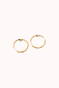 HAMMERED OPEN CIRCLE STUD EARRING