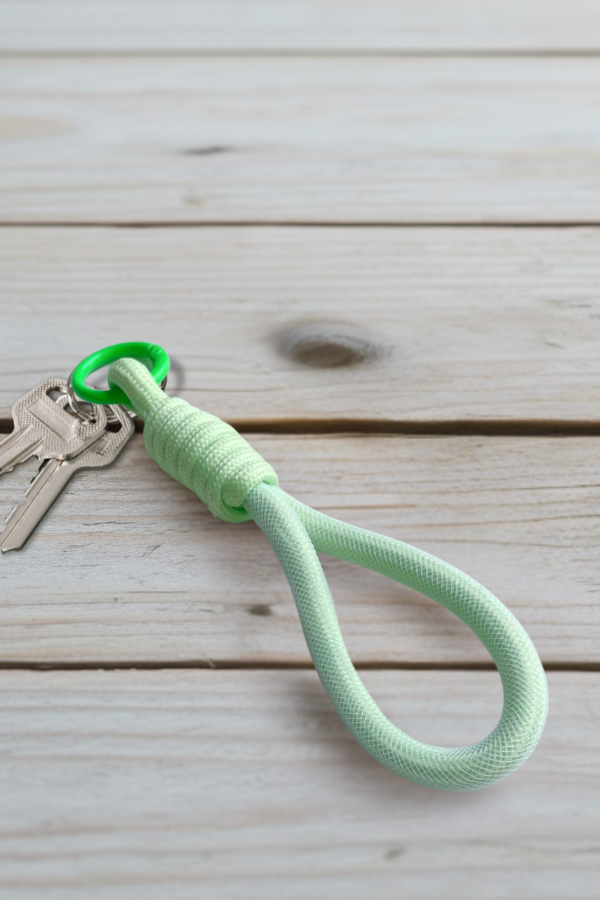 Keychain Rope Green ROPE LOOP KEYCHAIN - LT GREEN – Girlhero