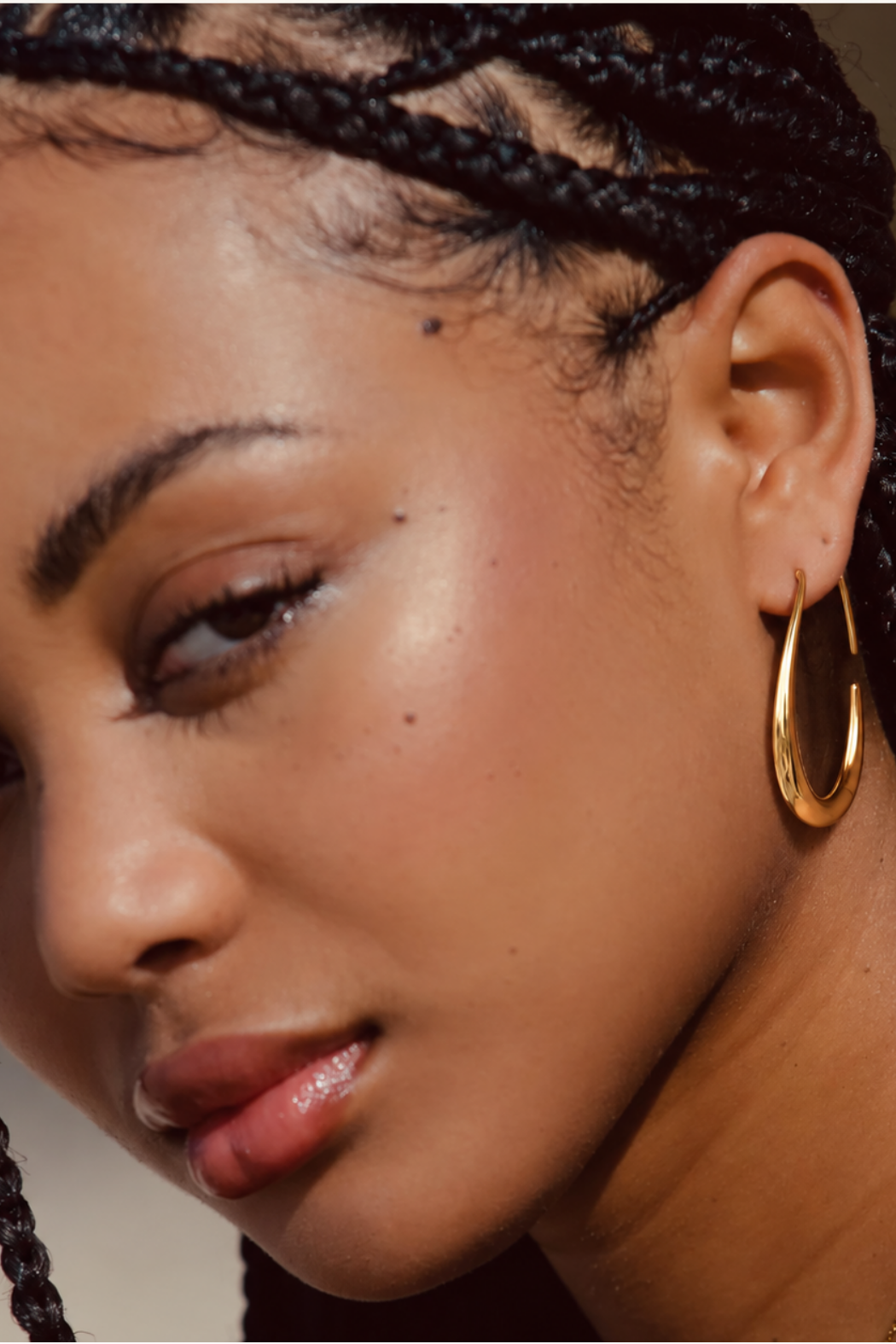 BELLAMY TEARDROP TAPERED HOOP