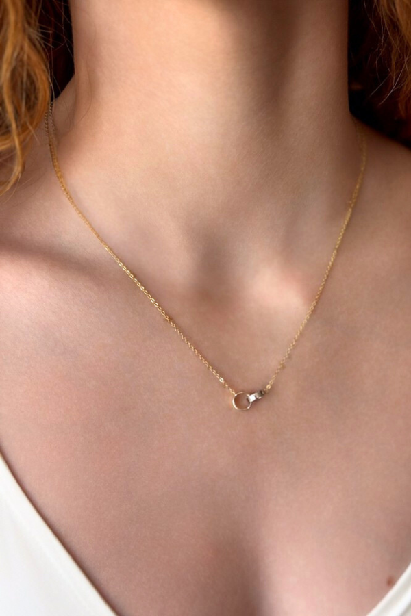 MIXED METAL INTERLOCKING O NECKLACE